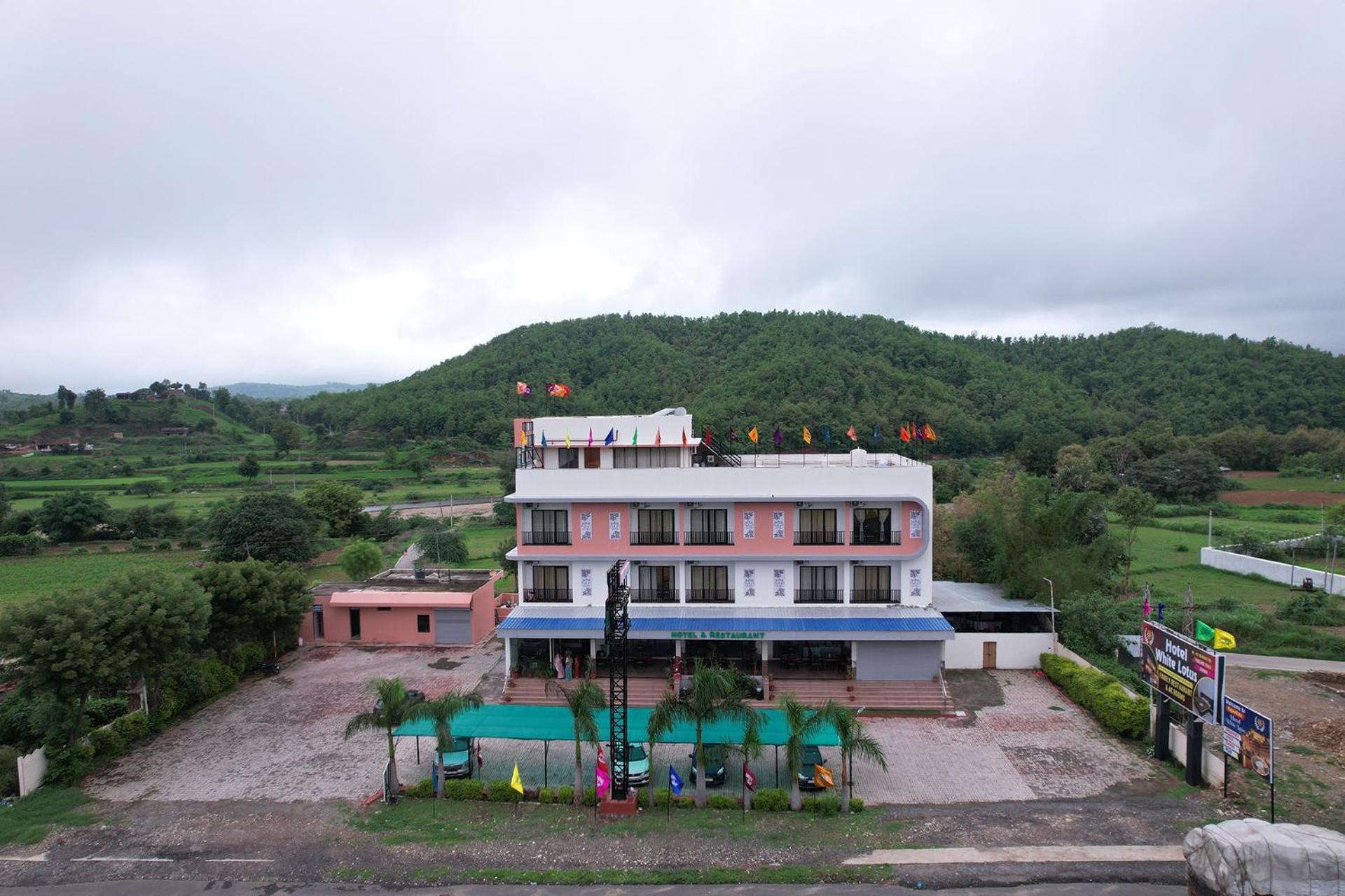 Dungarpur Hotel White Lotus מראה חיצוני תמונה