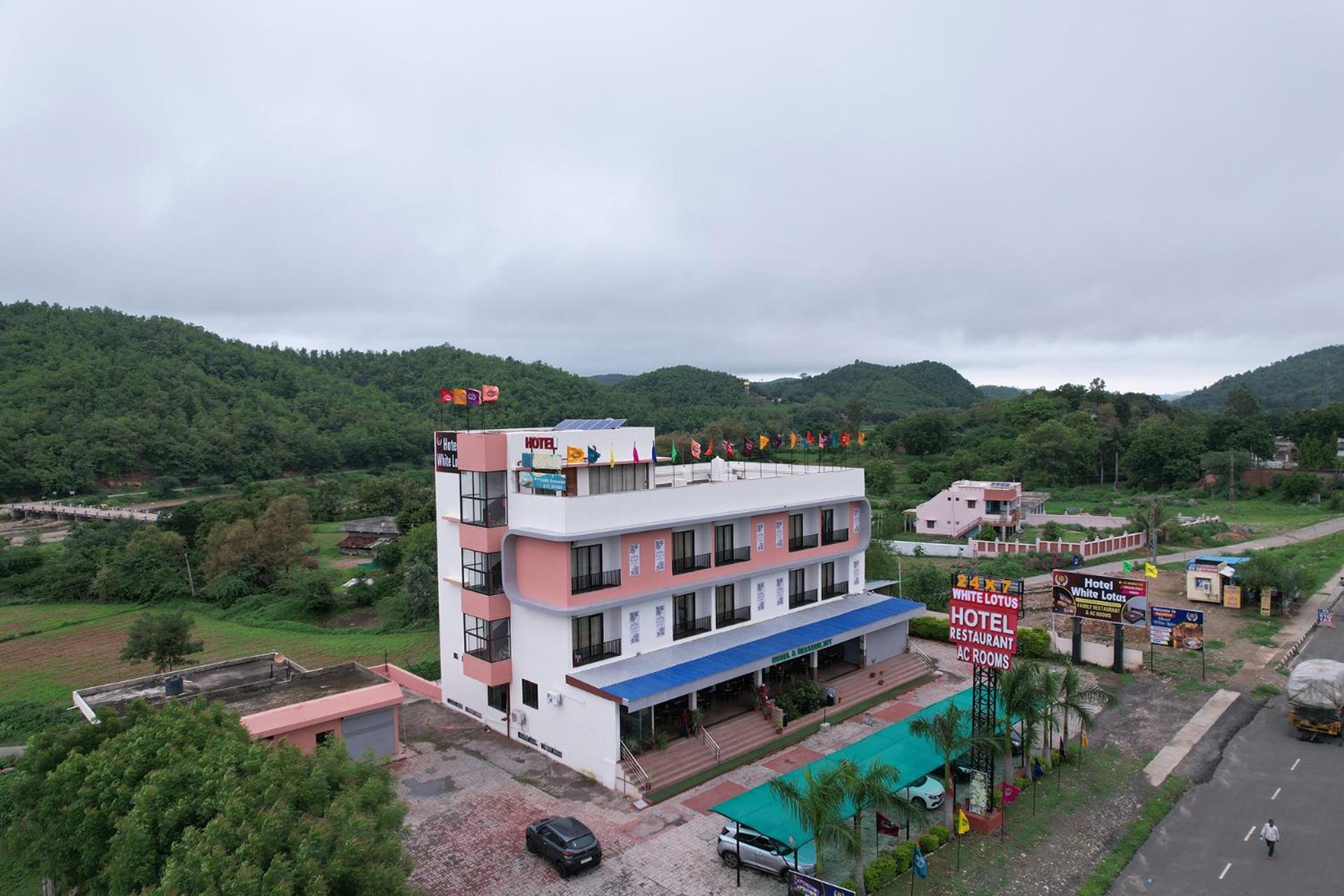Dungarpur Hotel White Lotus מראה חיצוני תמונה